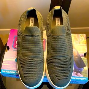 Hunter Green Steve Madden Slide-on Sneakers